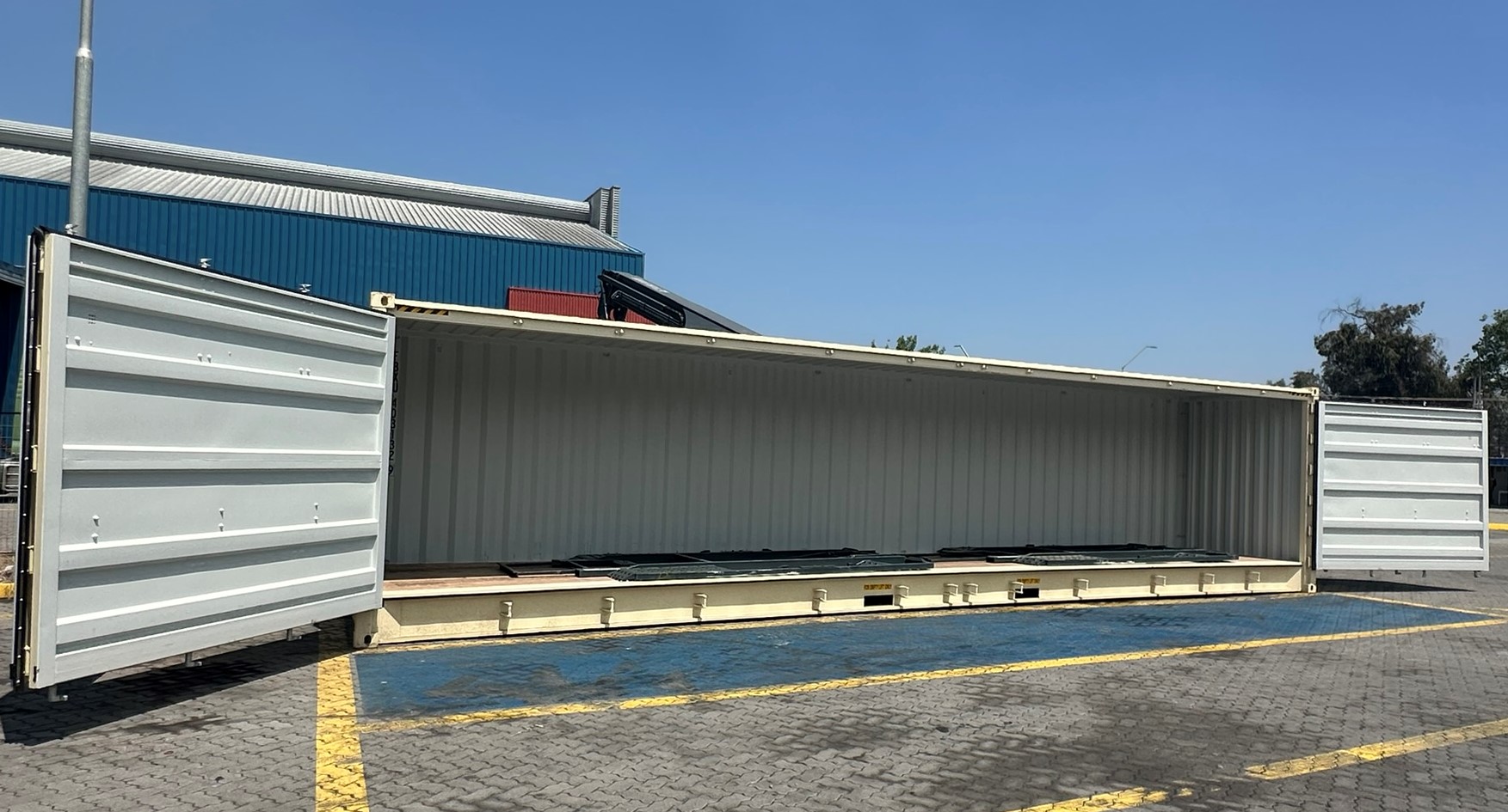 Contenedor 40' OPEN SIDE Bodega